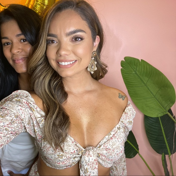 Cute florar skirt set. - Picture 3 of 4